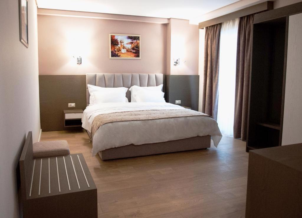 Agsel Hotel&SPA Tirana Buitenkant foto