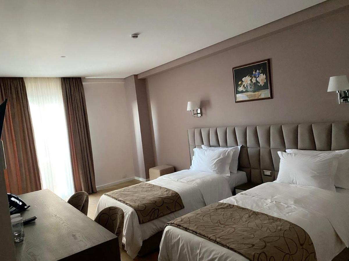 Agsel Hotel&SPA Tirana Buitenkant foto